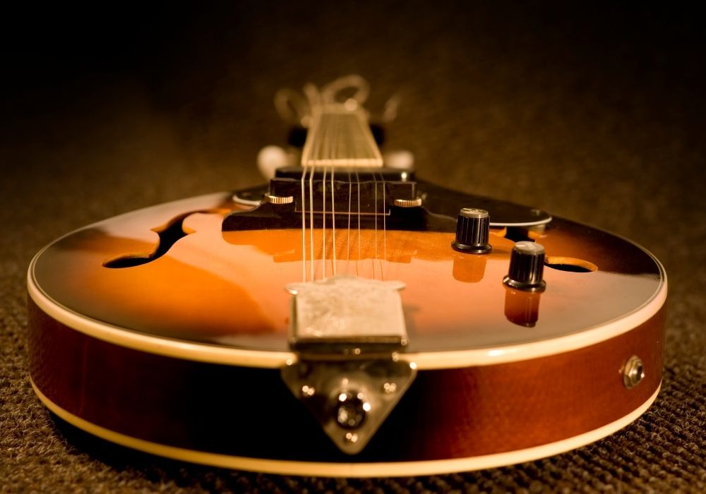 a stunning mandolin musical instrument
