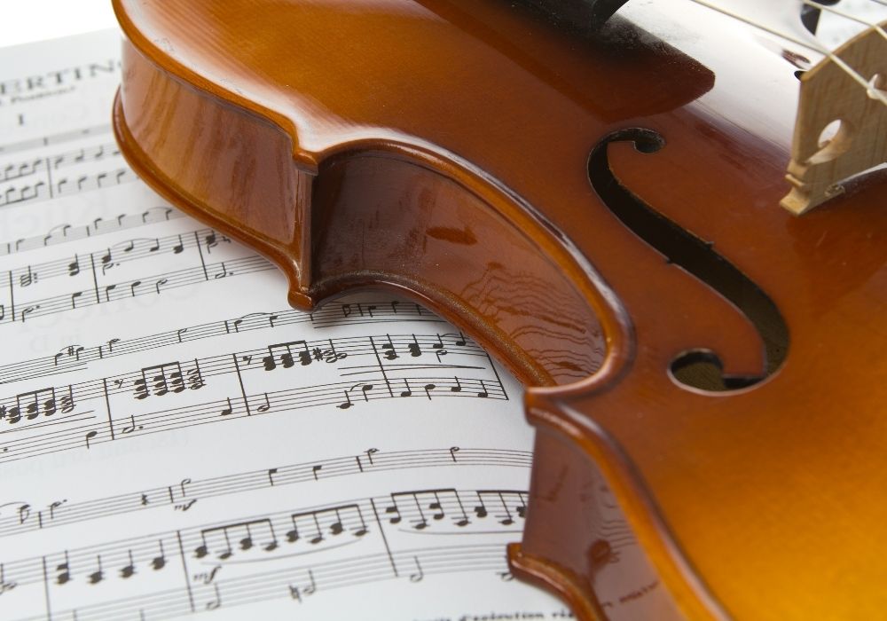violin with music background