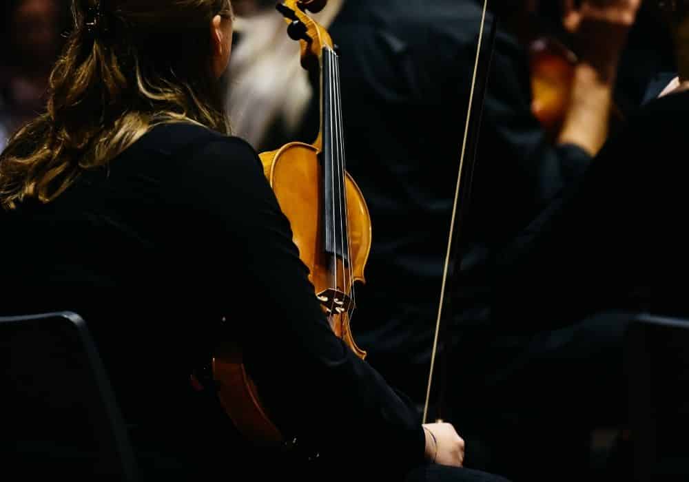 woman fiddler during a concert