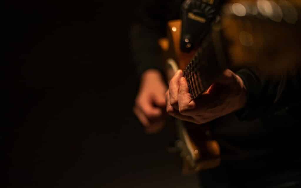 Fender American Original '60s Telecaster Thinline guitarist